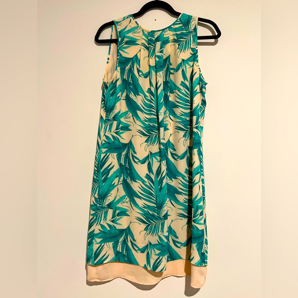 Very nice light dress - Like NEW